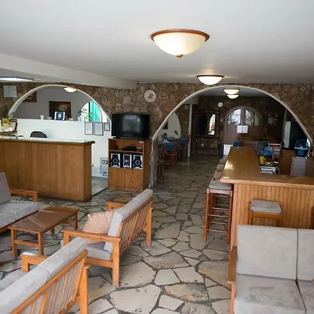 Le Village Hotel *
